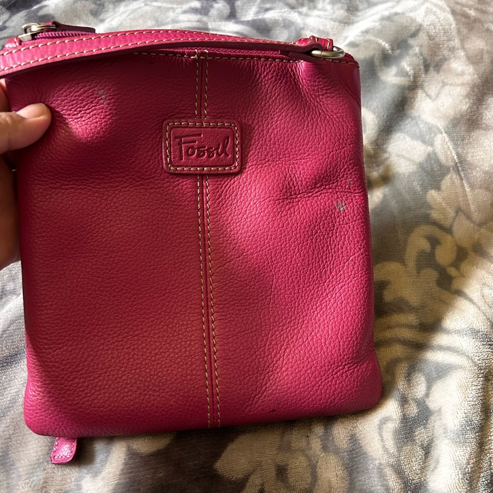Fossil Fuchsia Leather Crossbody Bag - Picture 6 of 9